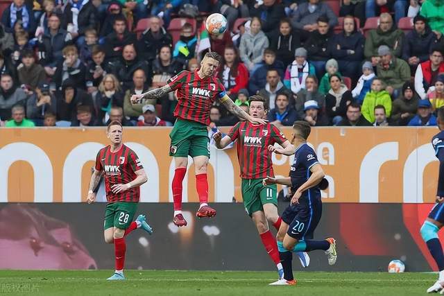 伊朗女足悄悄发出求救手势？